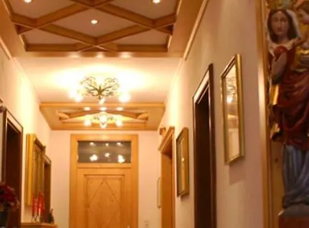 B&B Bergfried 그로딕