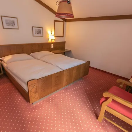 ベッド・アンド・ブレックファスト Bergfried