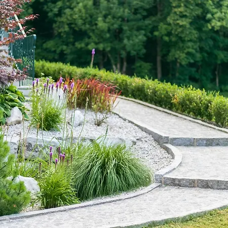 Bergfried ベッド・アンド・ブレックファスト グレーディヒ