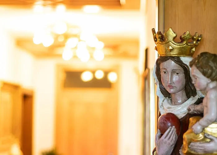 ベッド・アンド・ブレックファスト Bergfried