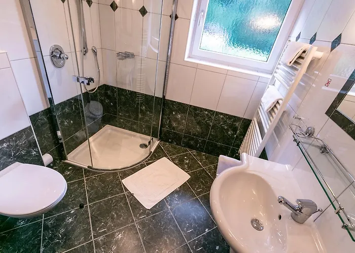 ベッド・アンド・ブレックファスト Bergfried 3*